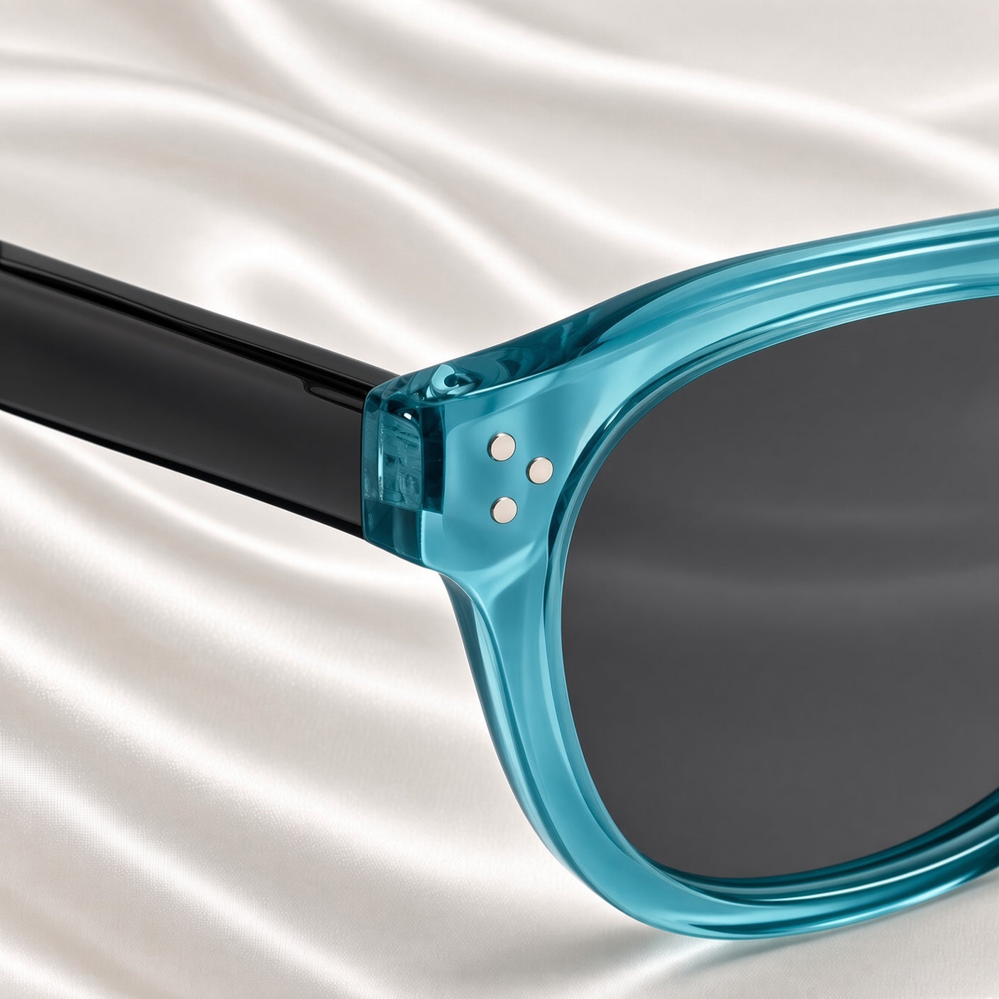Specsnex x Robust | Glossy Round Sunglasses |Turquoise & Translucent Black TR90 Frame | 100% UV Protection